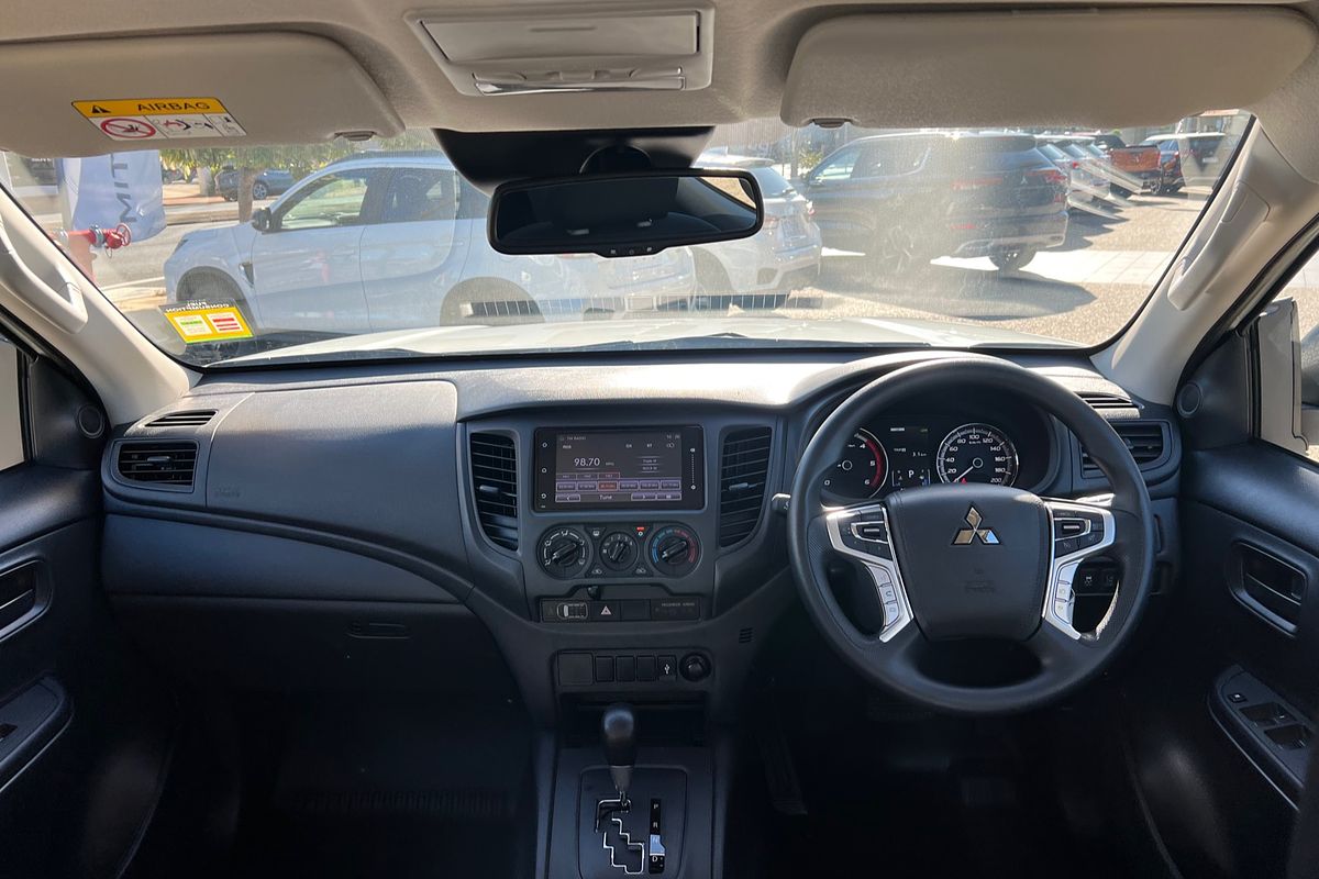 2023 Mitsubishi Triton GLX MR 4X4