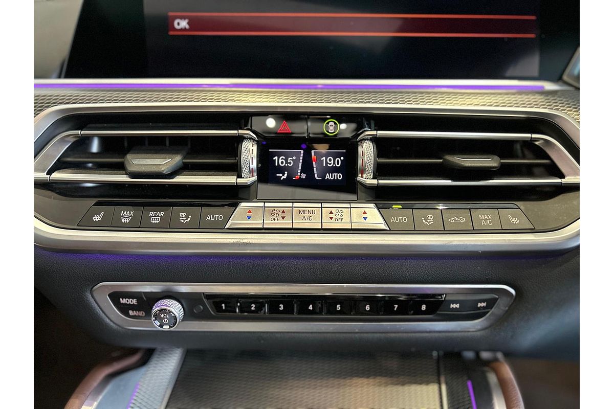 2020 BMW X6 M50i G06
