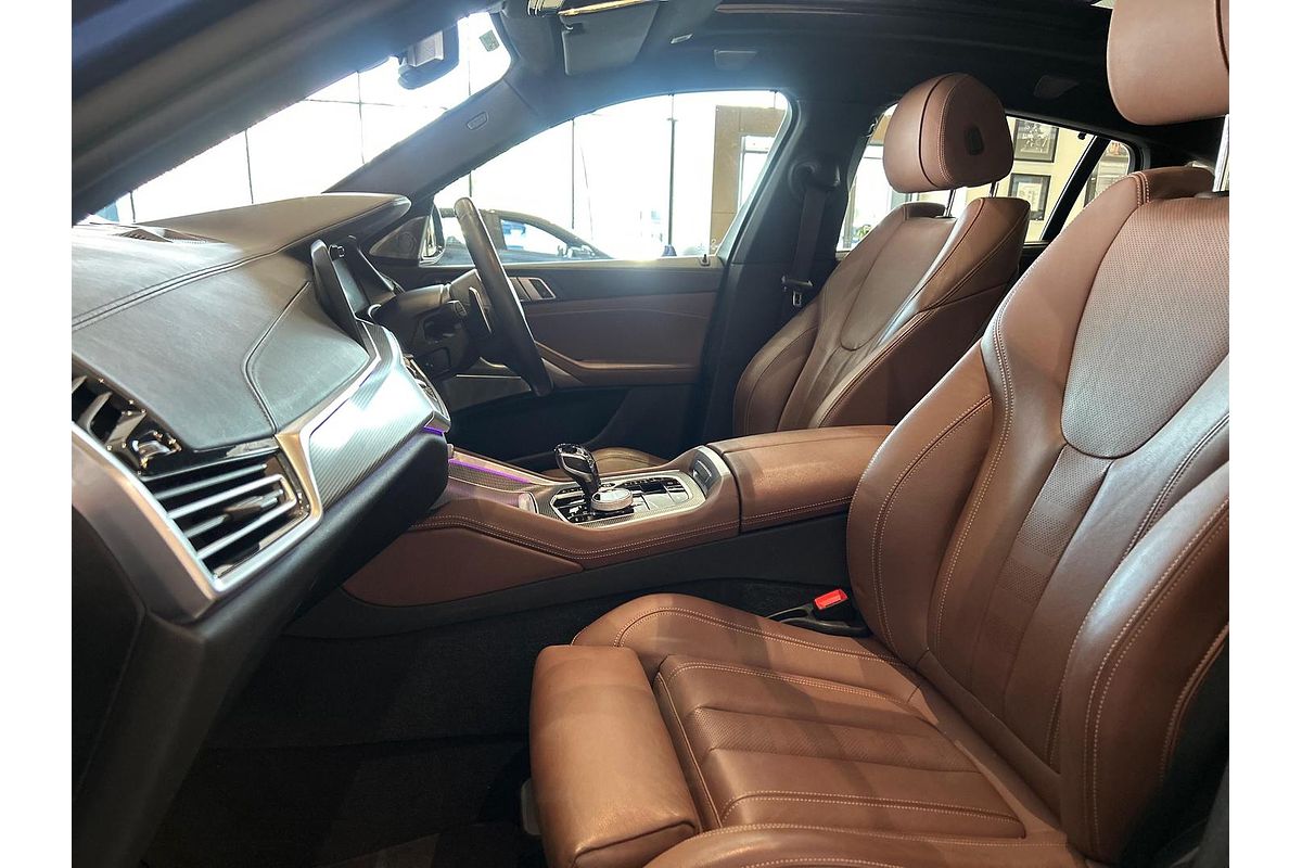 2020 BMW X6 M50i G06
