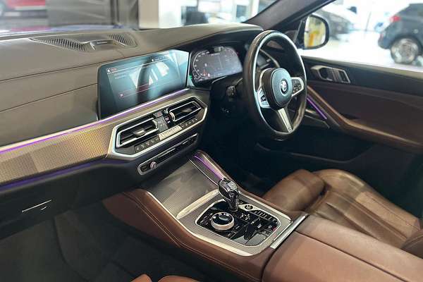 2020 BMW X6 M50i G06