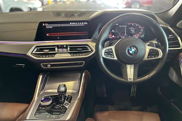 2020 BMW X6 M50i G06