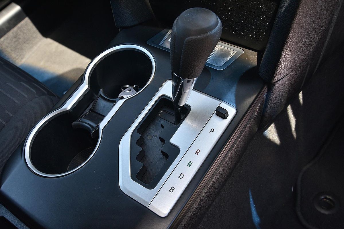 2016 Toyota Camry Altise AVV50R