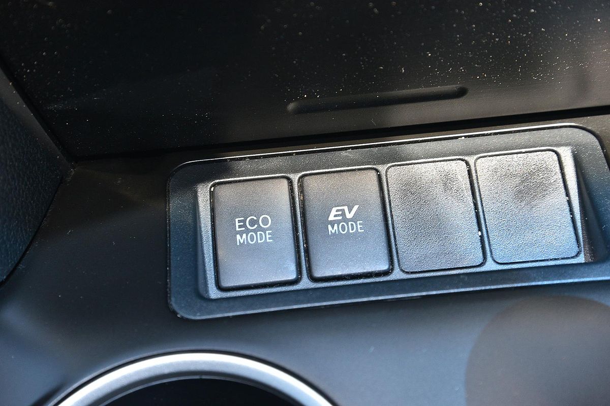 2016 Toyota Camry Altise AVV50R