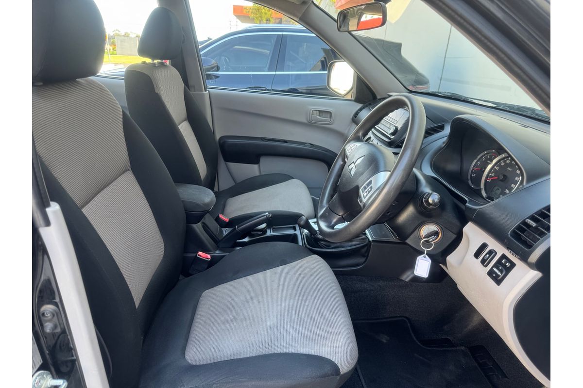 2015 Mitsubishi Triton GLX MN 4X4