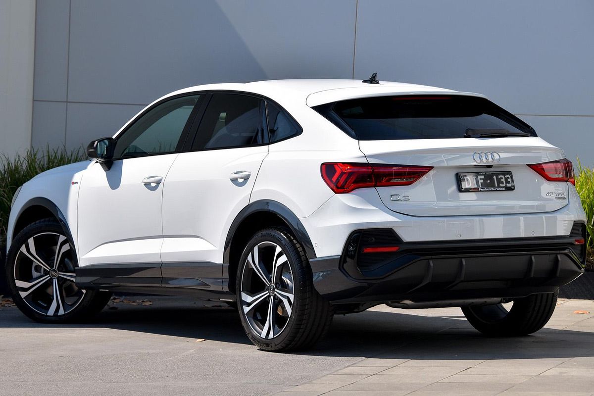 2024 Audi Q3 40 TFSI S line F3