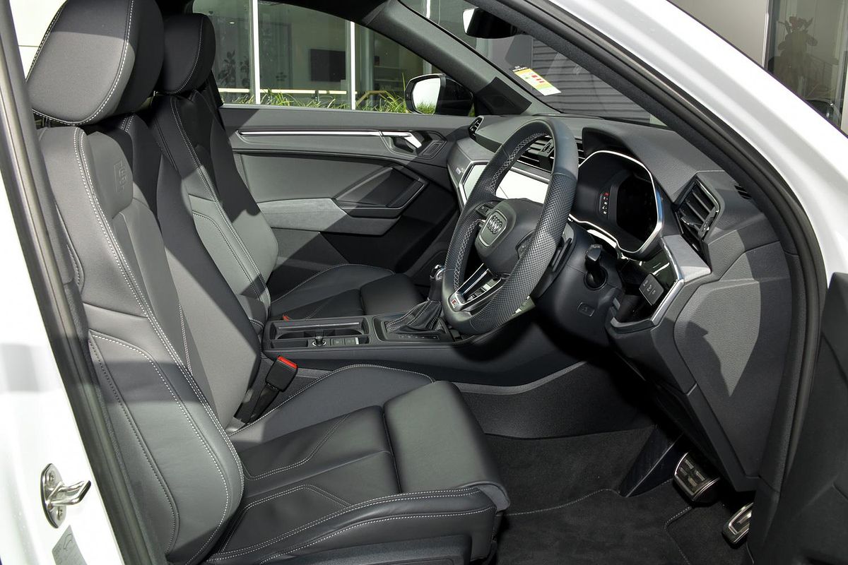 2024 Audi Q3 40 TFSI S line F3
