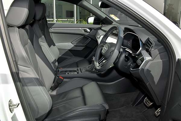 2024 Audi Q3 40 TFSI S line F3
