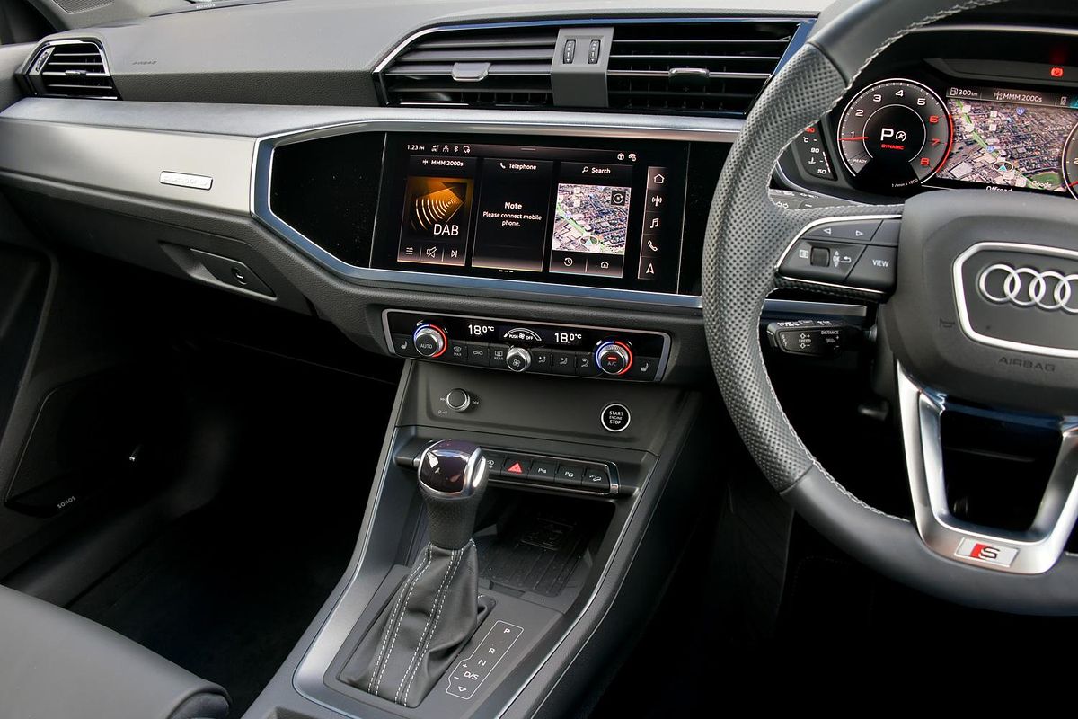 2024 Audi Q3 40 TFSI S line F3