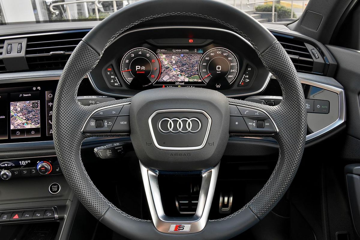 2024 Audi Q3 40 TFSI S line F3