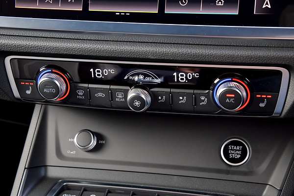 2024 Audi Q3 40 TFSI S line F3