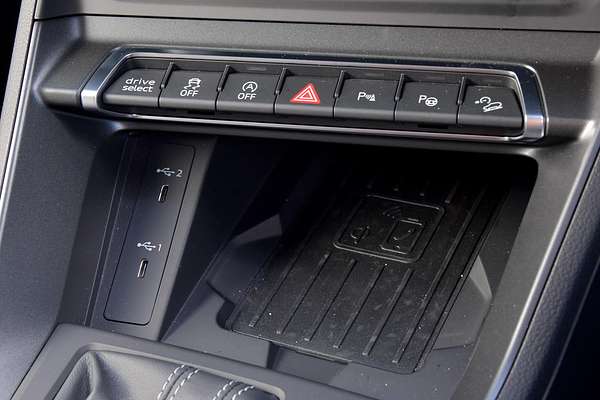 2024 Audi Q3 40 TFSI S line F3