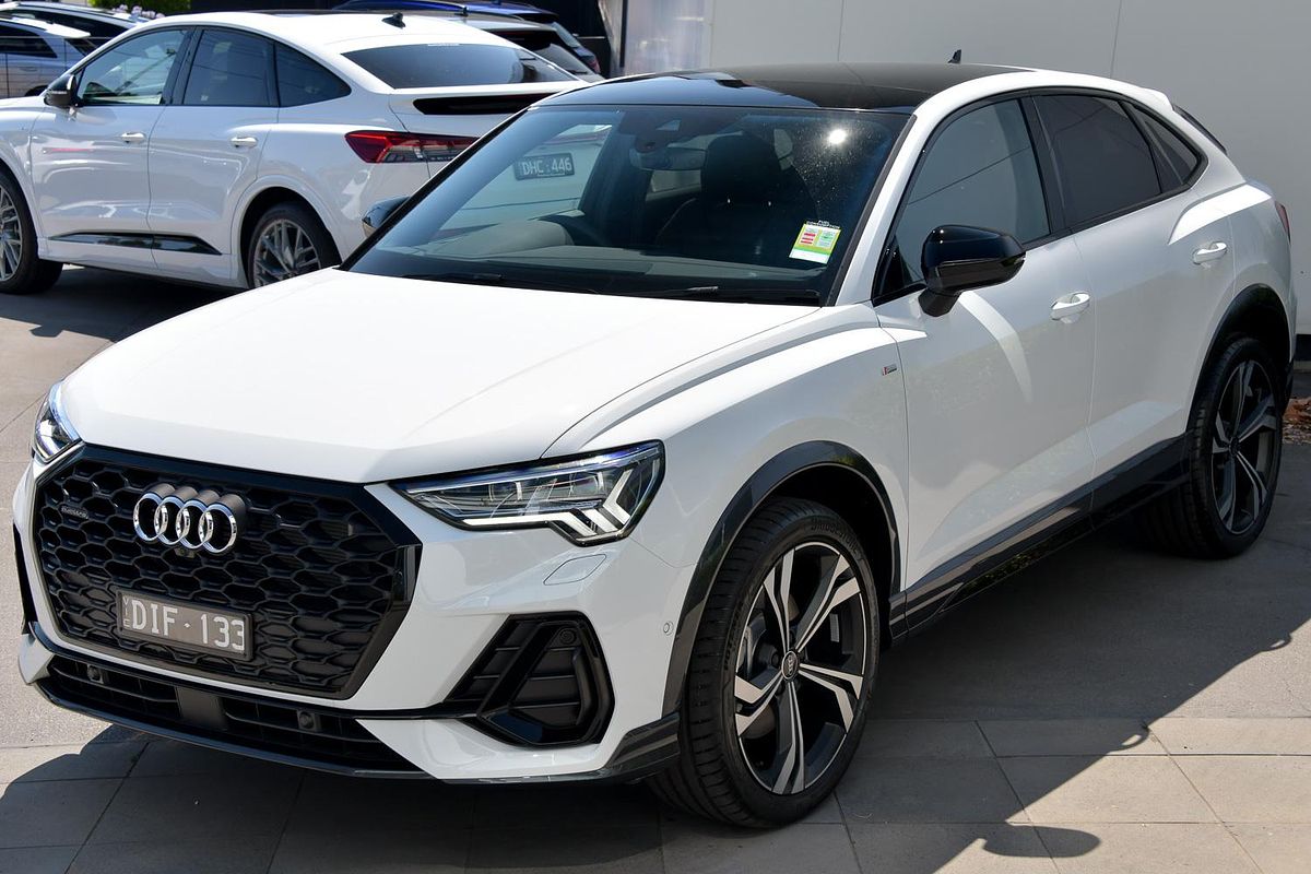 2024 Audi Q3 40 TFSI S line F3