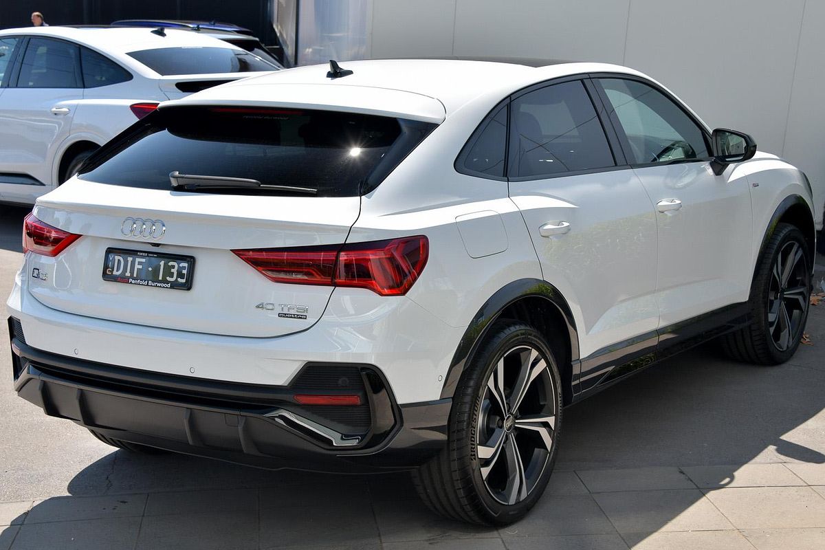 2024 Audi Q3 40 TFSI S line F3
