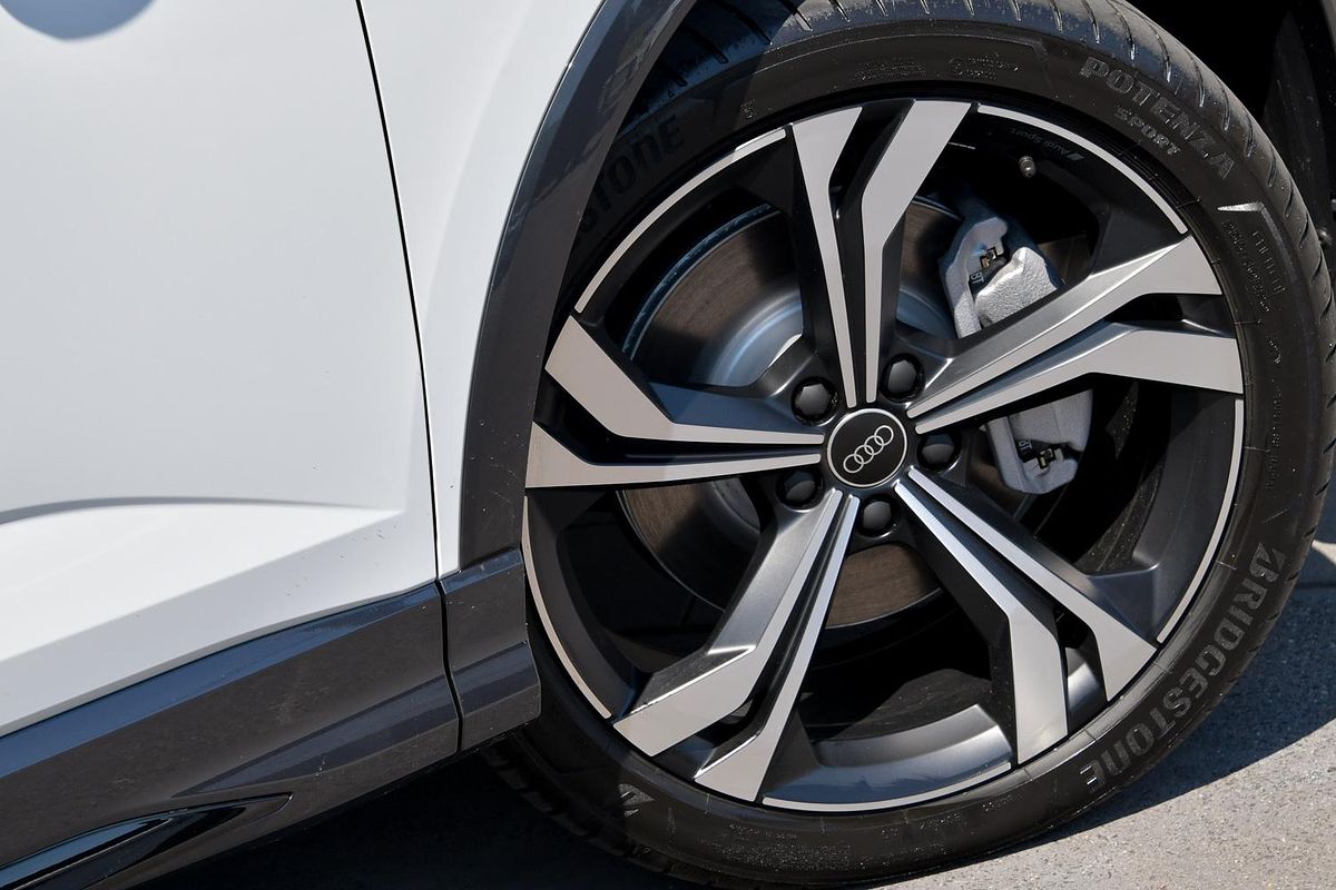 2024 Audi Q3 40 TFSI S line F3