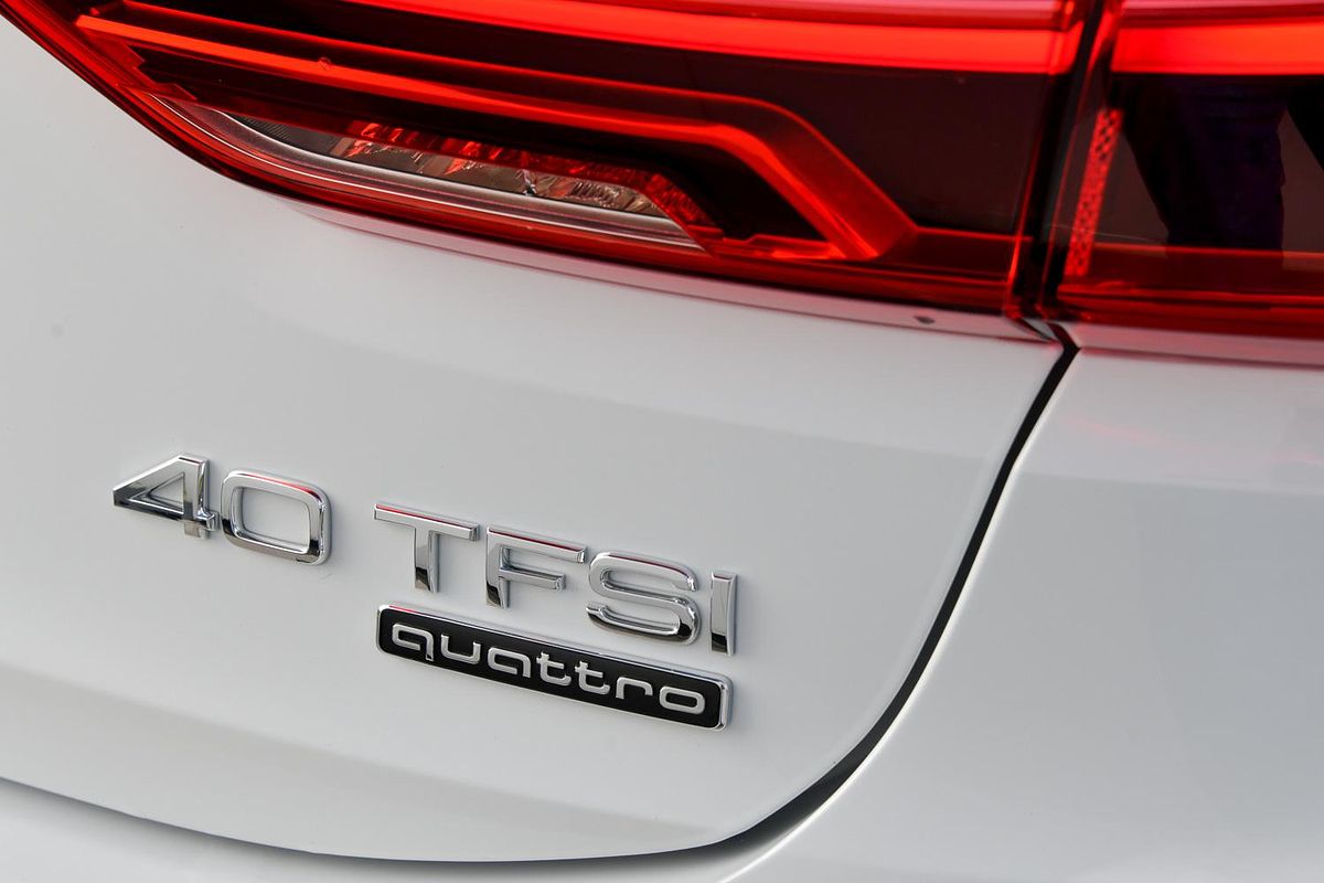 2024 Audi Q3 40 TFSI S line F3