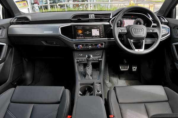 2024 Audi Q3 40 TFSI S line F3