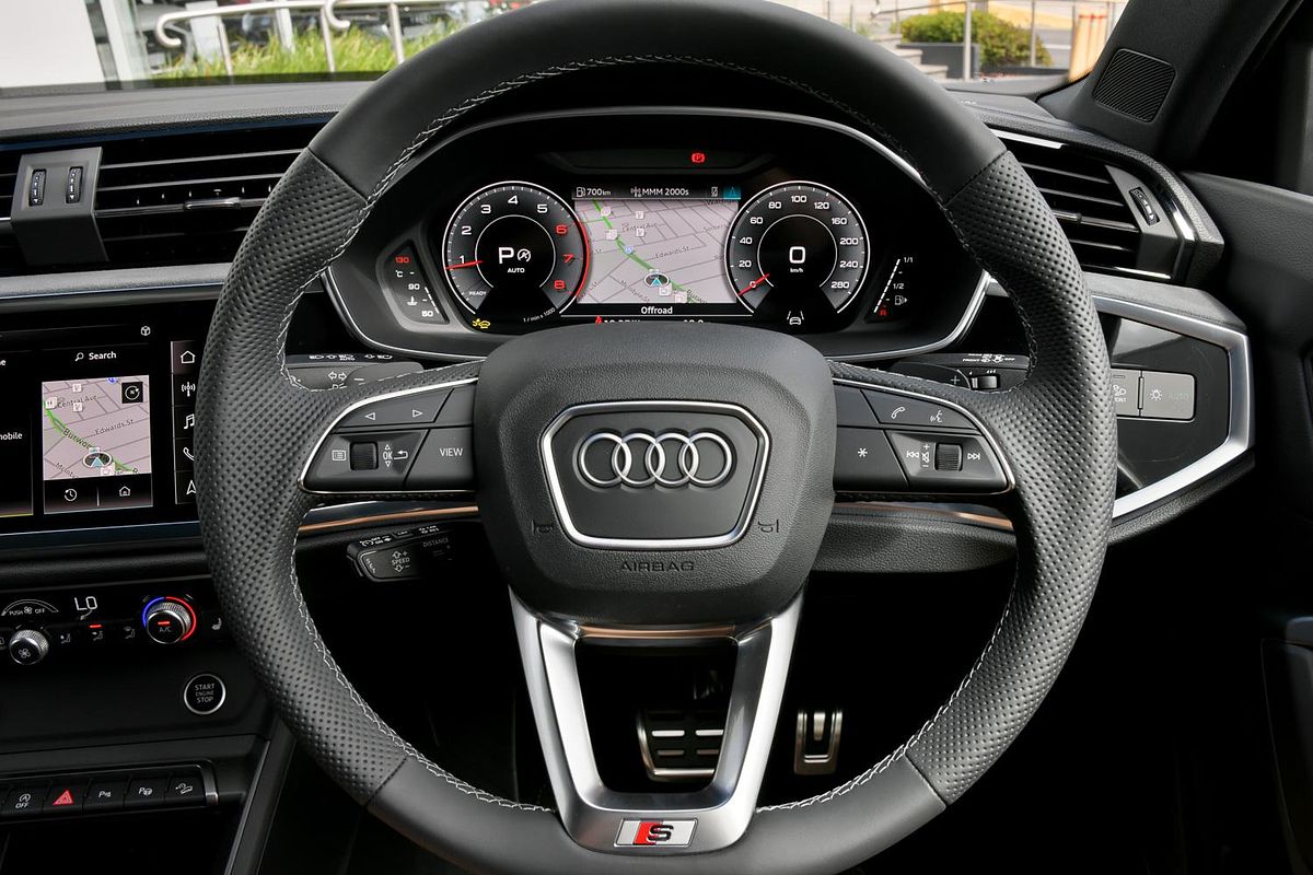 2024 Audi Q3 40 TFSI S line F3