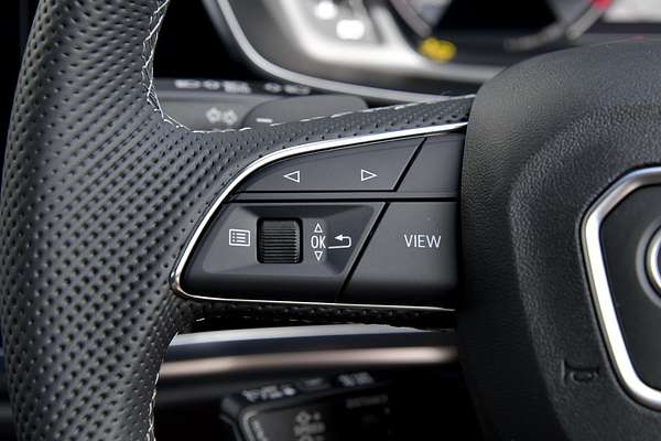 2024 Audi Q3 40 TFSI S line F3