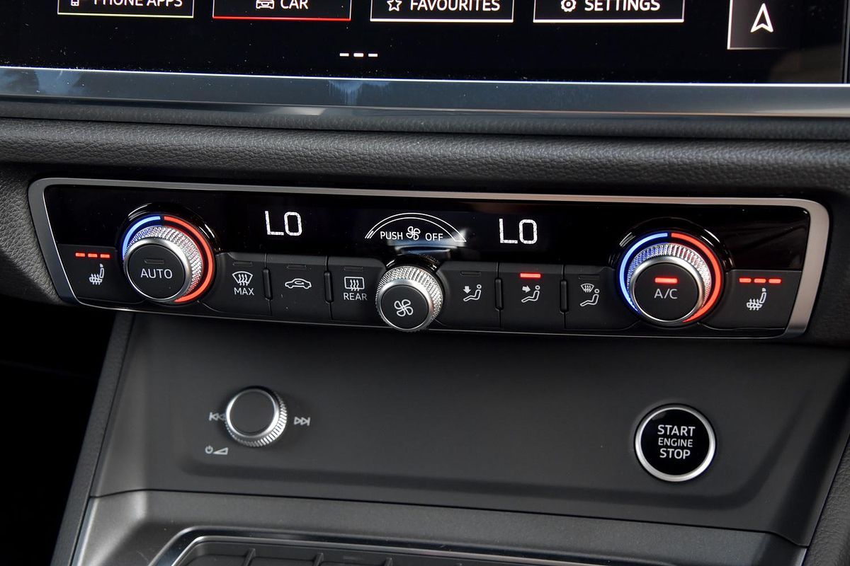 2024 Audi Q3 40 TFSI S line F3