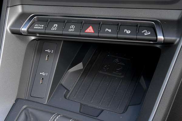 2024 Audi Q3 40 TFSI S line F3