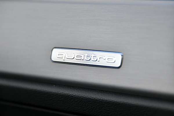 2024 Audi Q3 40 TFSI S line F3