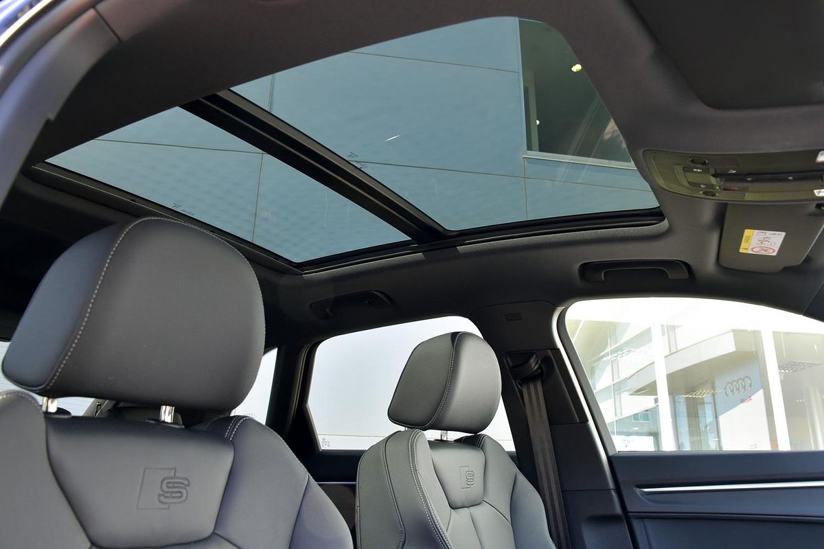 2024 Audi Q3 40 TFSI S line F3