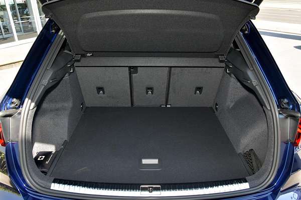 2024 Audi Q3 40 TFSI S line F3