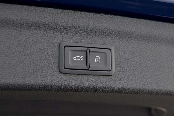 2024 Audi Q3 40 TFSI S line F3