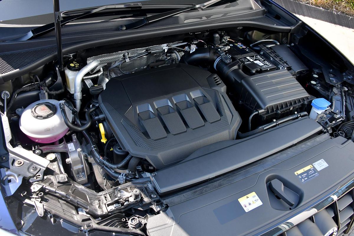 2024 Audi Q3 40 TFSI S line F3