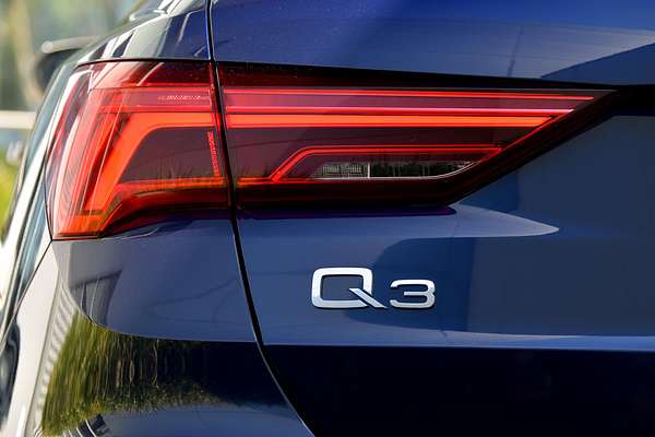 2024 Audi Q3 40 TFSI S line F3