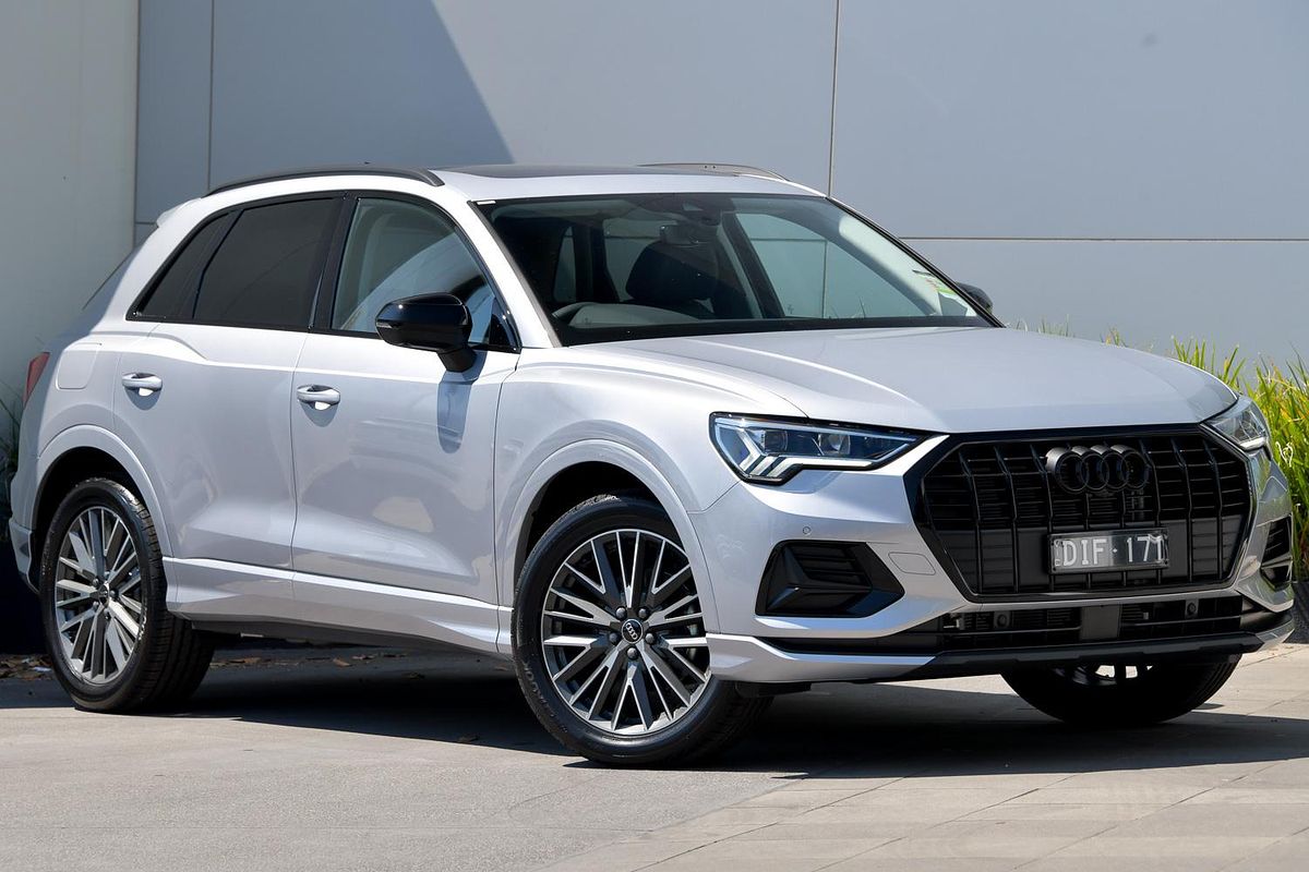 2024 Audi Q3 35 TFSI Dynamic Black F3