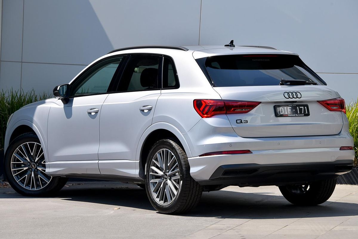 2024 Audi Q3 35 TFSI Dynamic Black F3