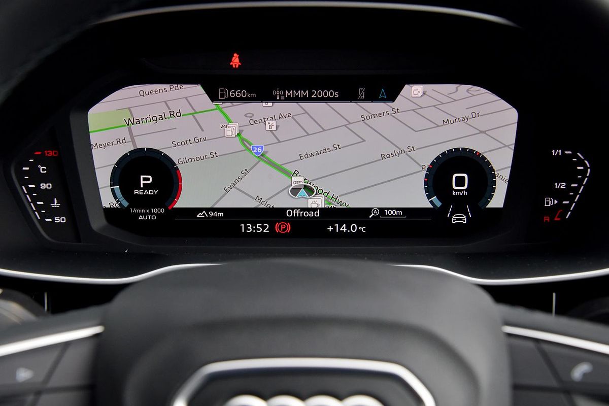 2024 Audi Q3 35 TFSI Dynamic Black F3