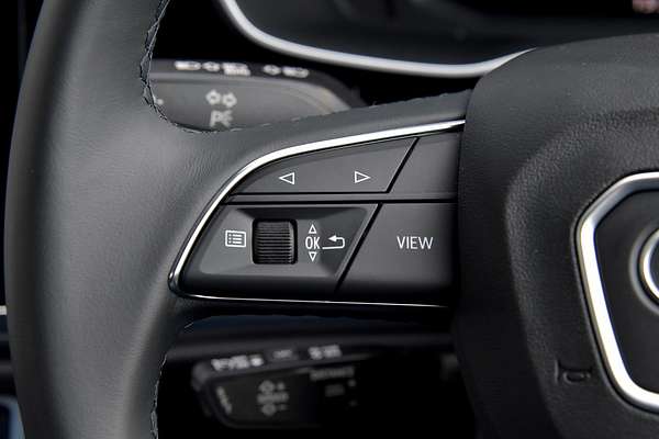 2024 Audi Q3 35 TFSI Dynamic Black F3