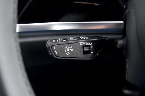 2024 Audi Q3 35 TFSI Dynamic Black F3