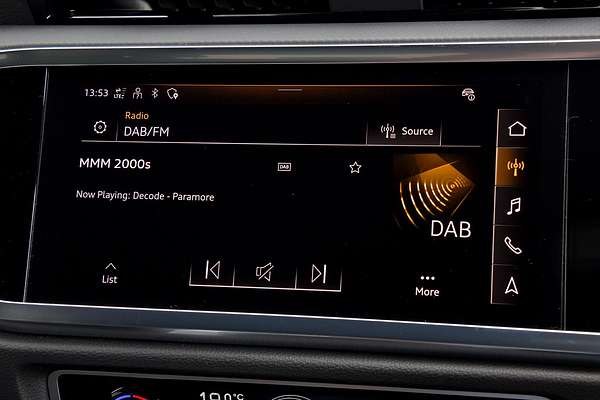 2024 Audi Q3 35 TFSI Dynamic Black F3