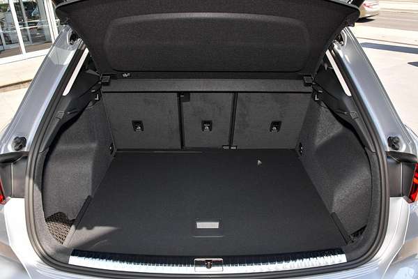2024 Audi Q3 35 TFSI Dynamic Black F3