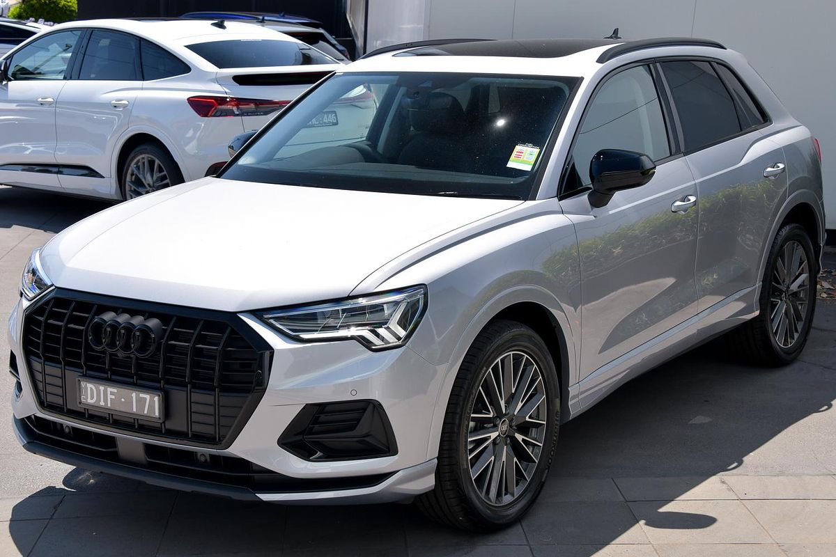 2024 Audi Q3 35 TFSI Dynamic Black F3