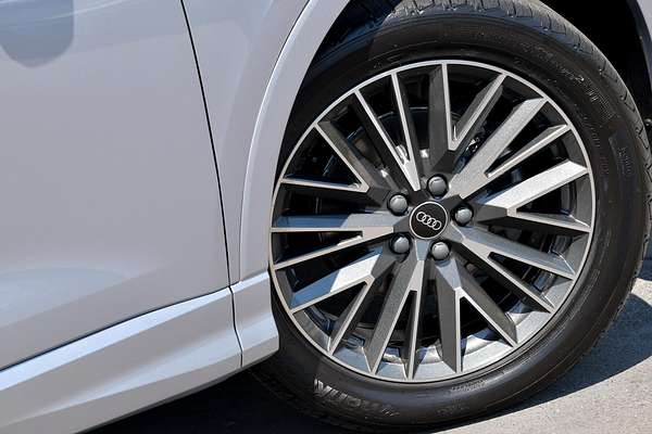 2024 Audi Q3 35 TFSI Dynamic Black F3