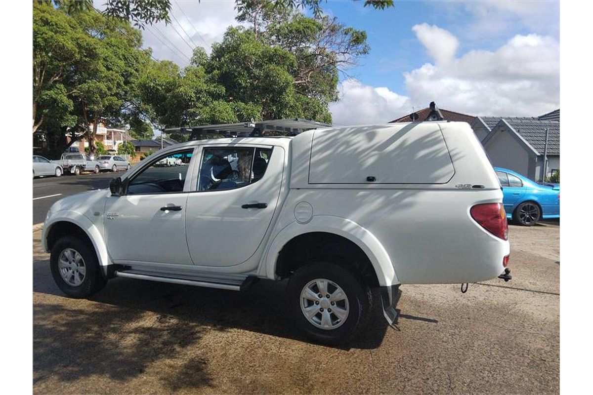 2012 Mitsubishi Triton GLX MN 4X4