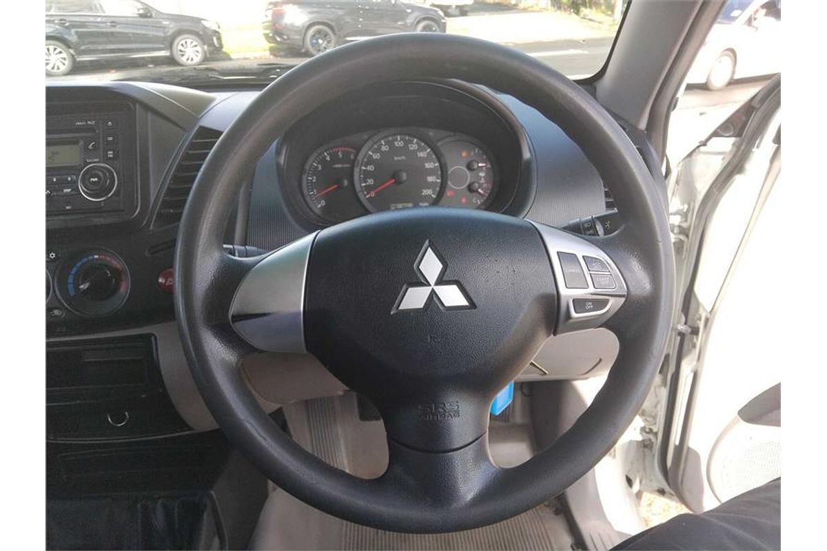 2012 Mitsubishi Triton GLX MN 4X4