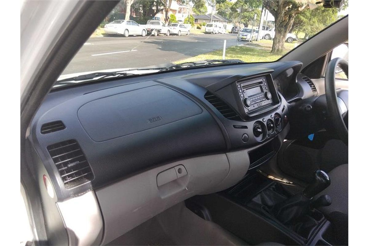 2012 Mitsubishi Triton GLX MN 4X4