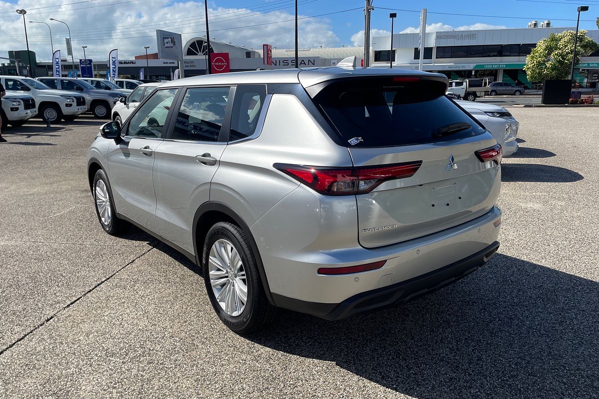 2024 Mitsubishi Outlander ES ZM