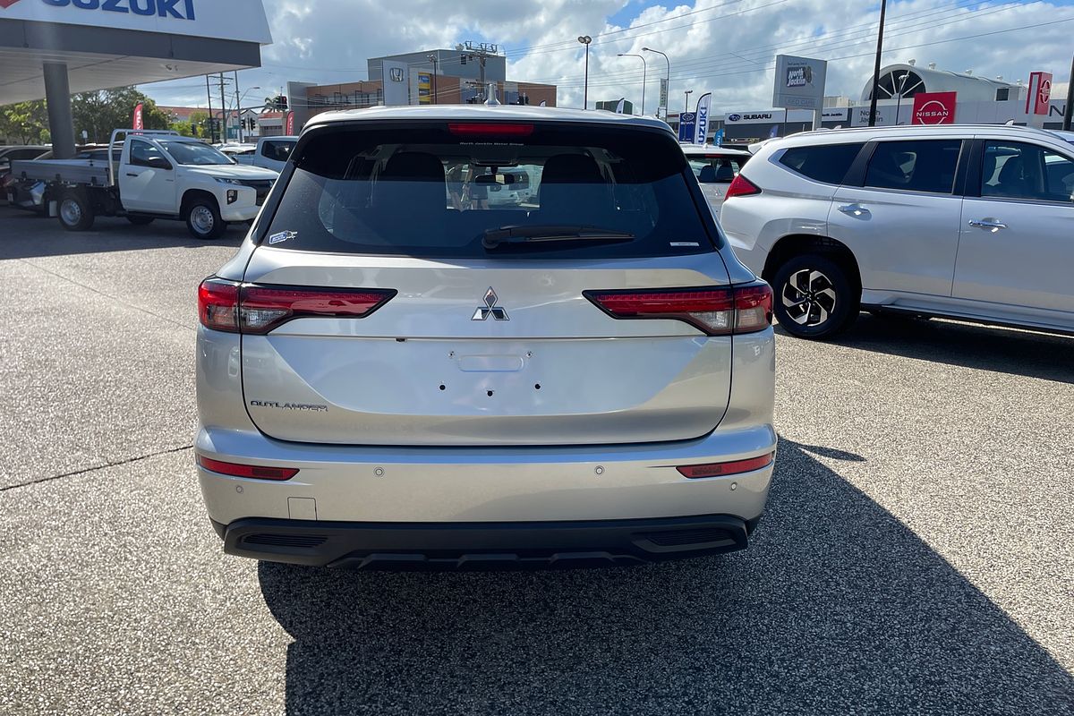 2024 Mitsubishi Outlander ES ZM