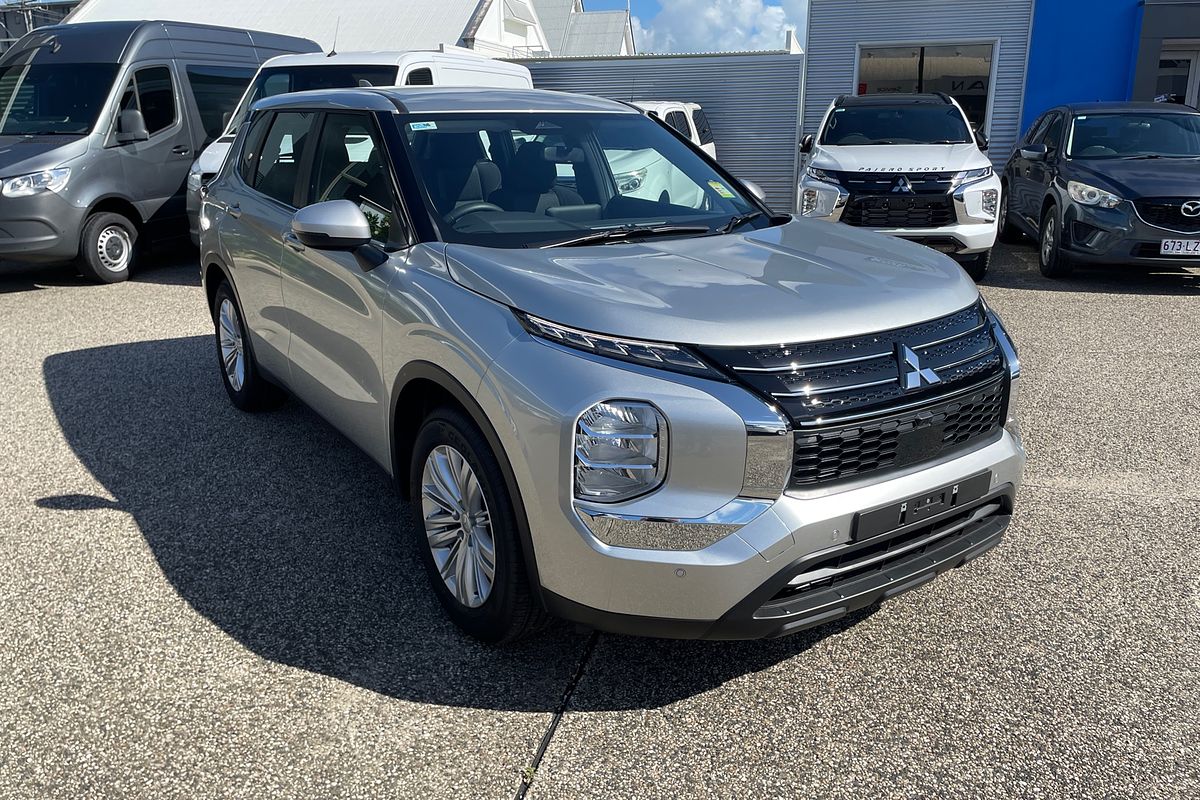 2024 Mitsubishi Outlander ES ZM