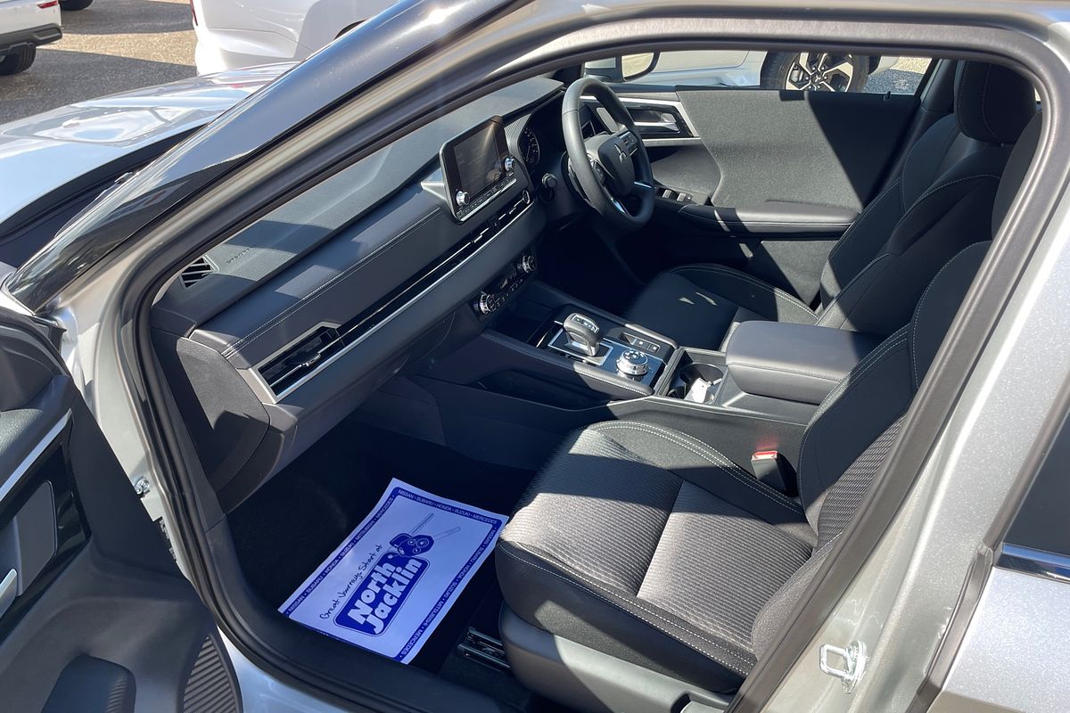 2024 Mitsubishi Outlander ES ZM