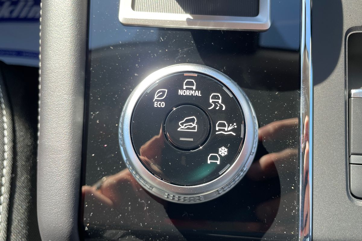 2024 Mitsubishi Outlander ES ZM