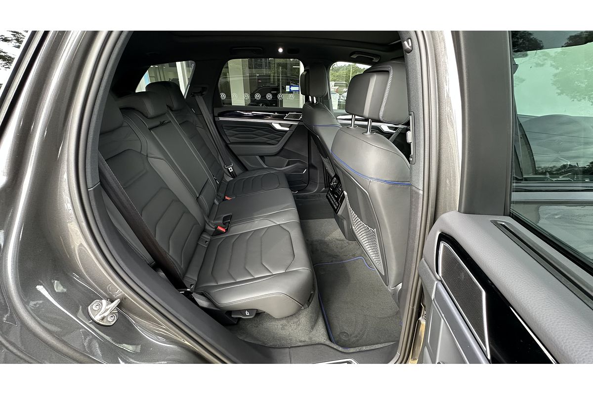 2024 Volkswagen Touareg R RC