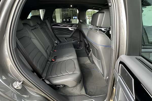 2024 Volkswagen Touareg R RC