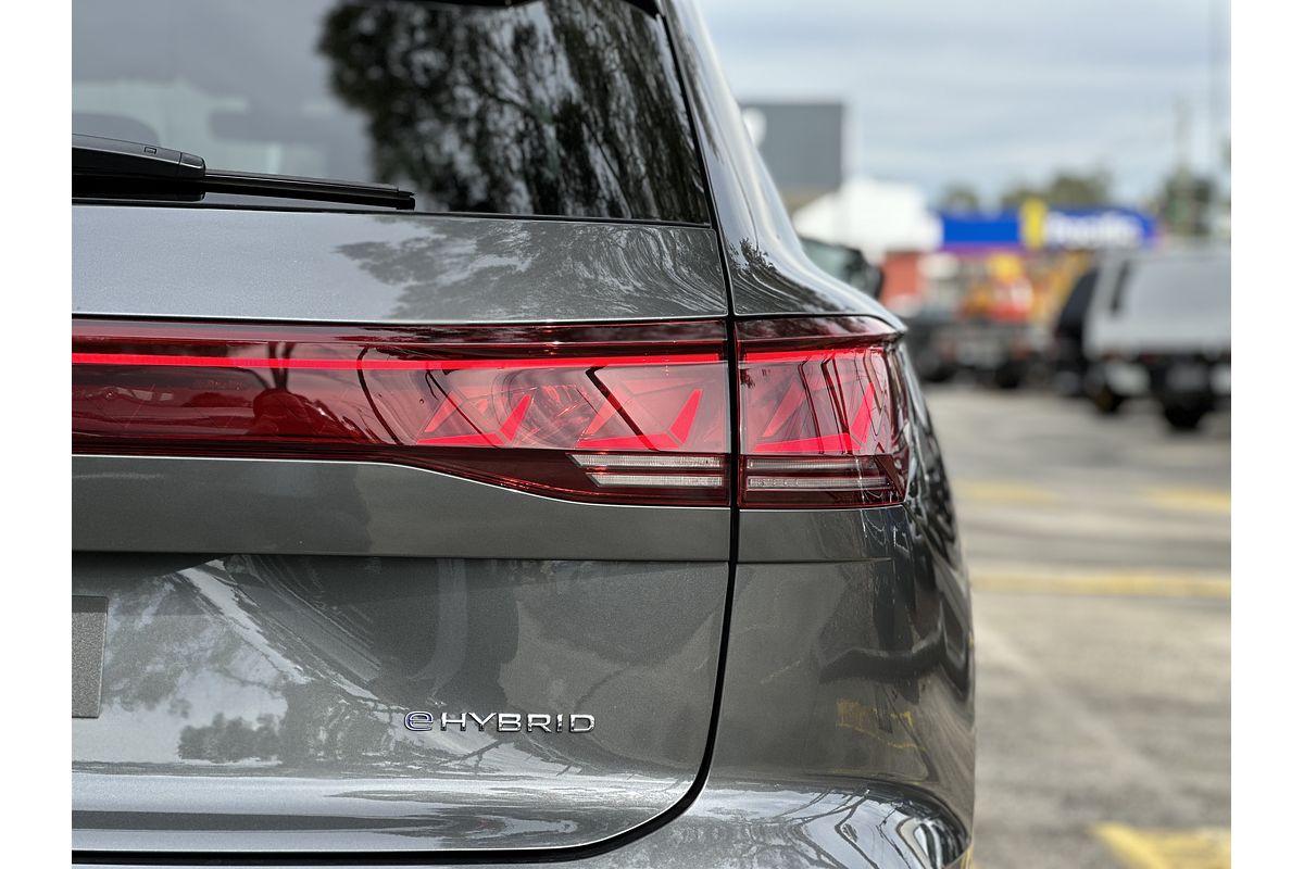 2024 Volkswagen Touareg R RC